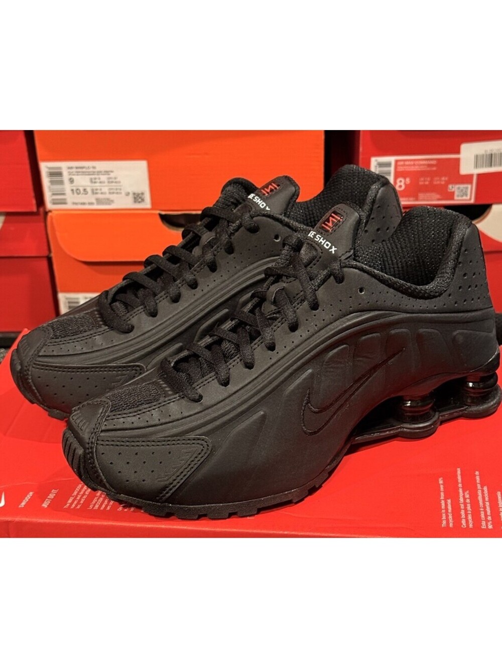 Nike Shox R4 Black Max Orange AR3565-004 Womens 6.5 Sneakers (099)